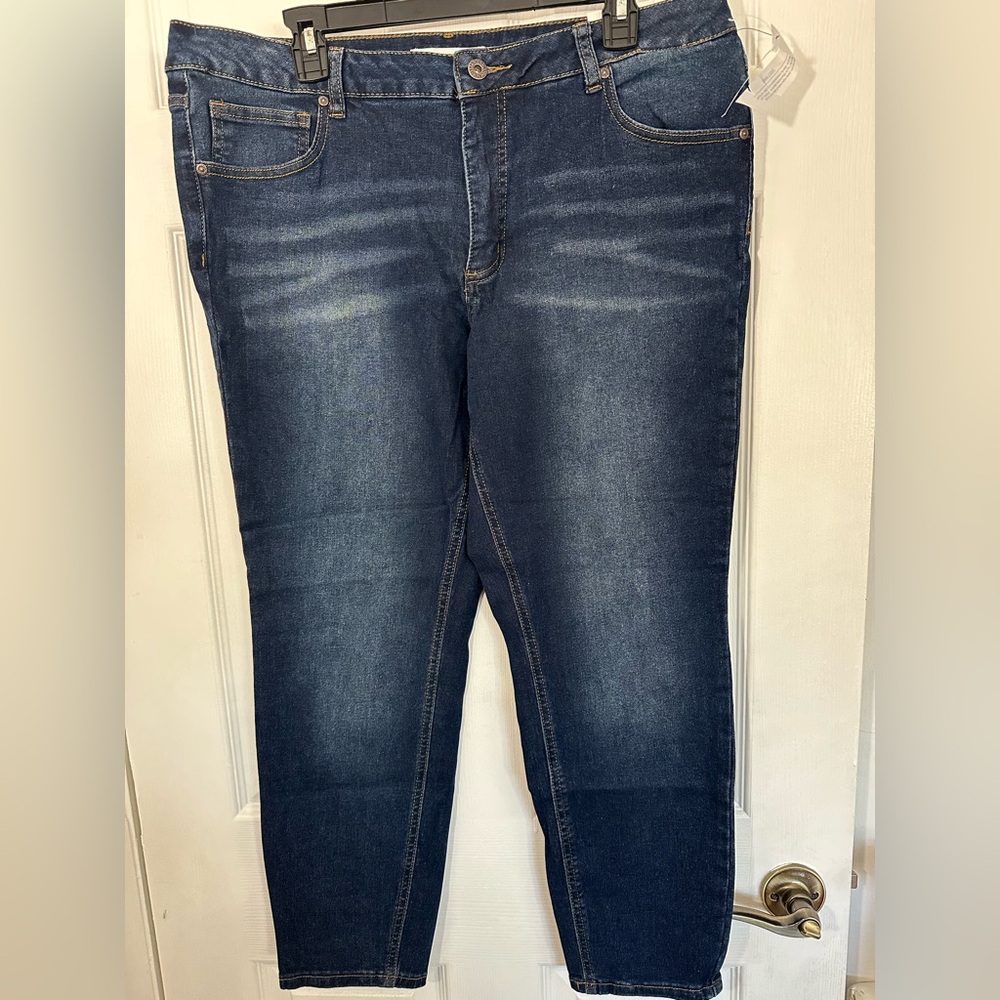 🆕Ellen Tracy Mid-Rise Skinny Jeans